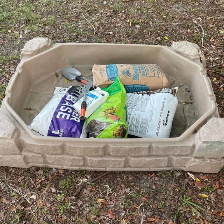 Chicken dust bath materials.
