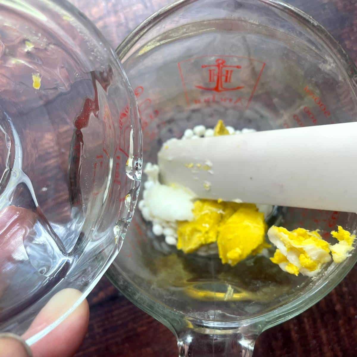 How to Make Lip Balm with Beeswax and Coconut Oil An Off Grid Life