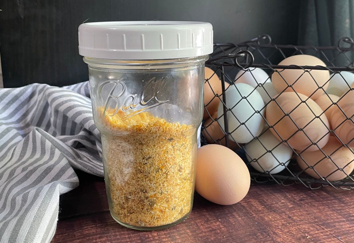 How to Cook Eggs in a Mason Jar Ring