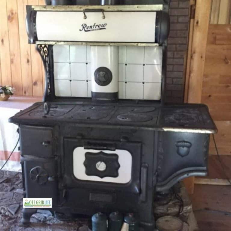 Wood burning cookstove from 1911 - Renfrew Acorn model.