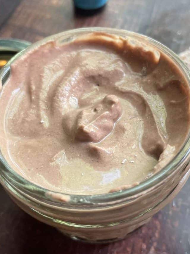 How to Make Homemade Calamine Lotion