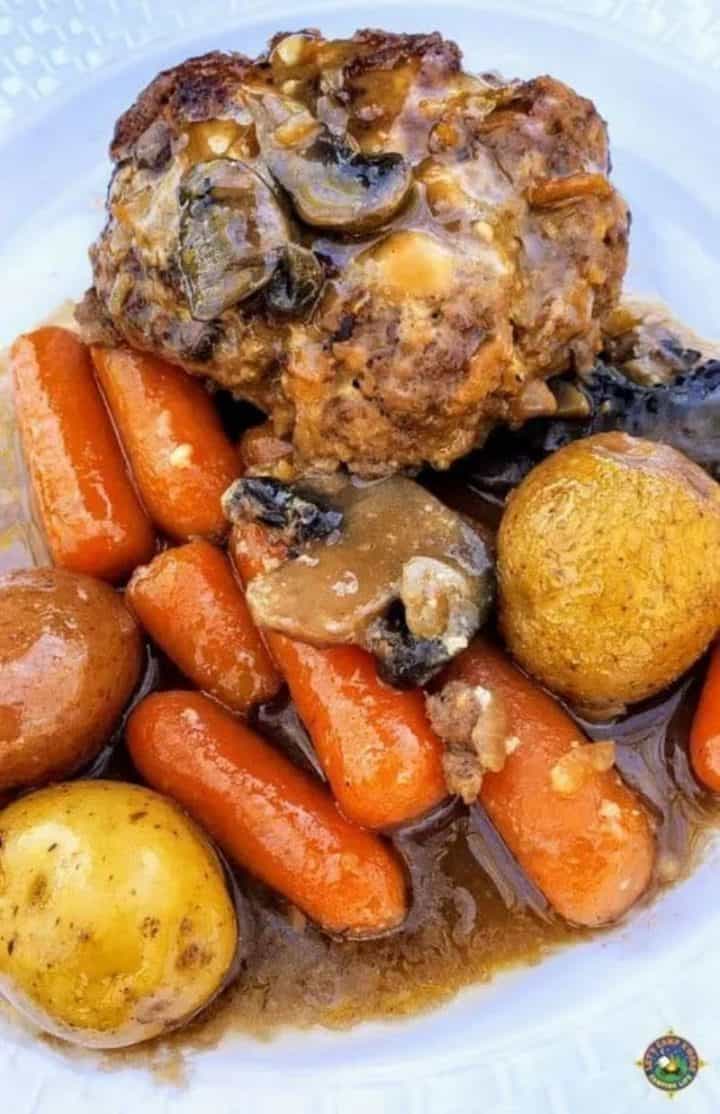 dutch oven salisbury steak